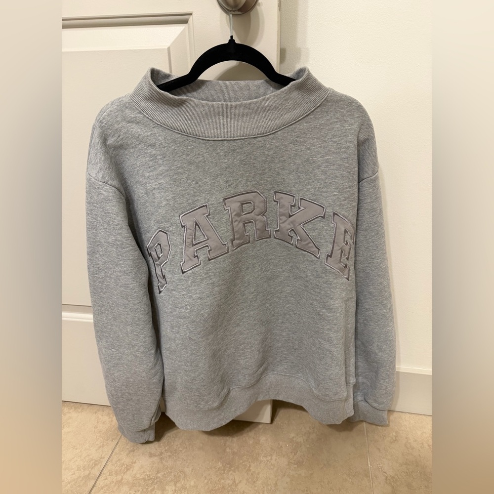 Parke Large/XL Grey Mockneck Sweatshirt. 🌚⚡️